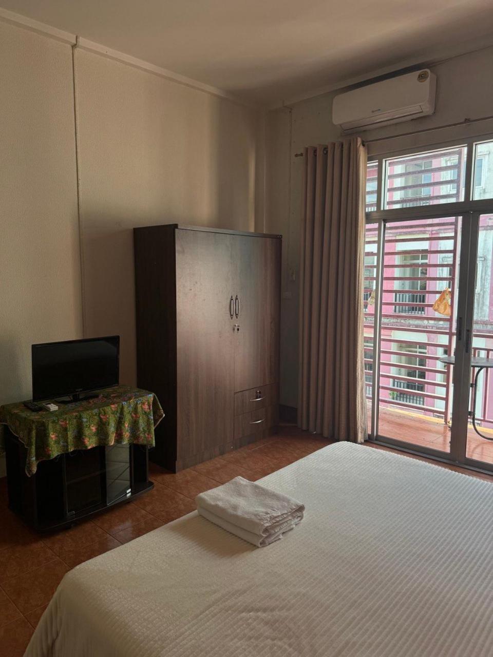 Lucky Banzaan Otel Patong Dış mekan fotoğraf
